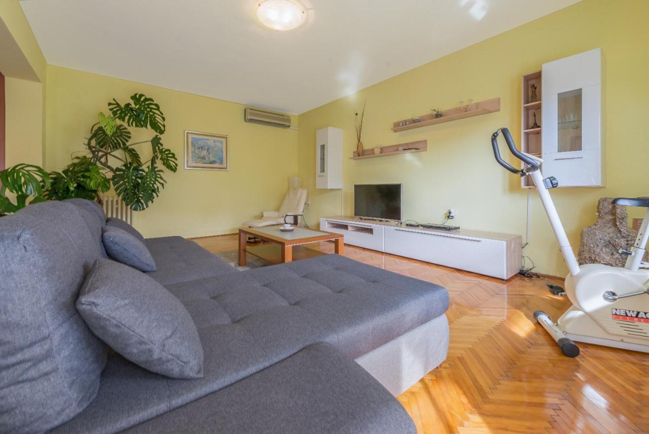 Apartments Villa Odesa With Shared Pool 자다르 외부 사진