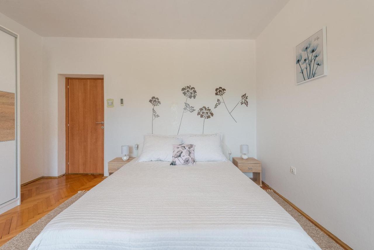 Apartments Villa Odesa With Shared Pool 자다르 외부 사진