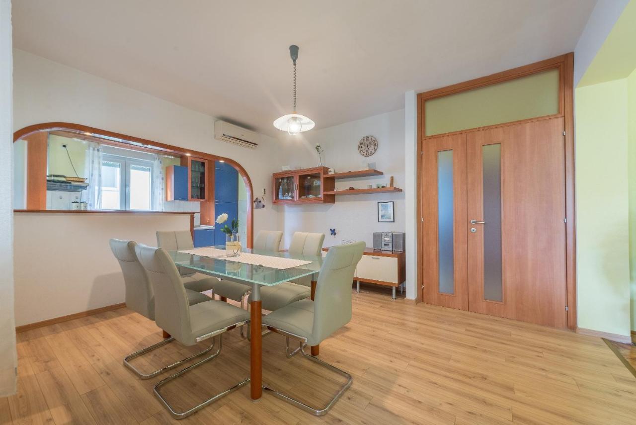 Apartments Villa Odesa With Shared Pool 자다르 외부 사진