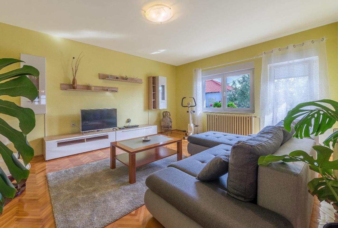 Apartments Villa Odesa With Shared Pool 자다르 외부 사진