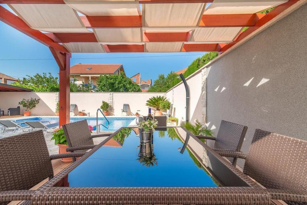 Apartments Villa Odesa With Shared Pool 자다르 외부 사진