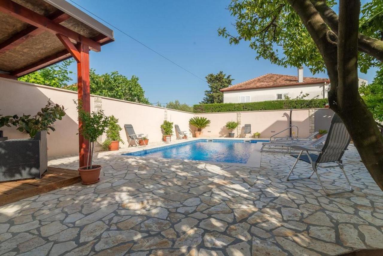 Apartments Villa Odesa With Shared Pool 자다르 외부 사진