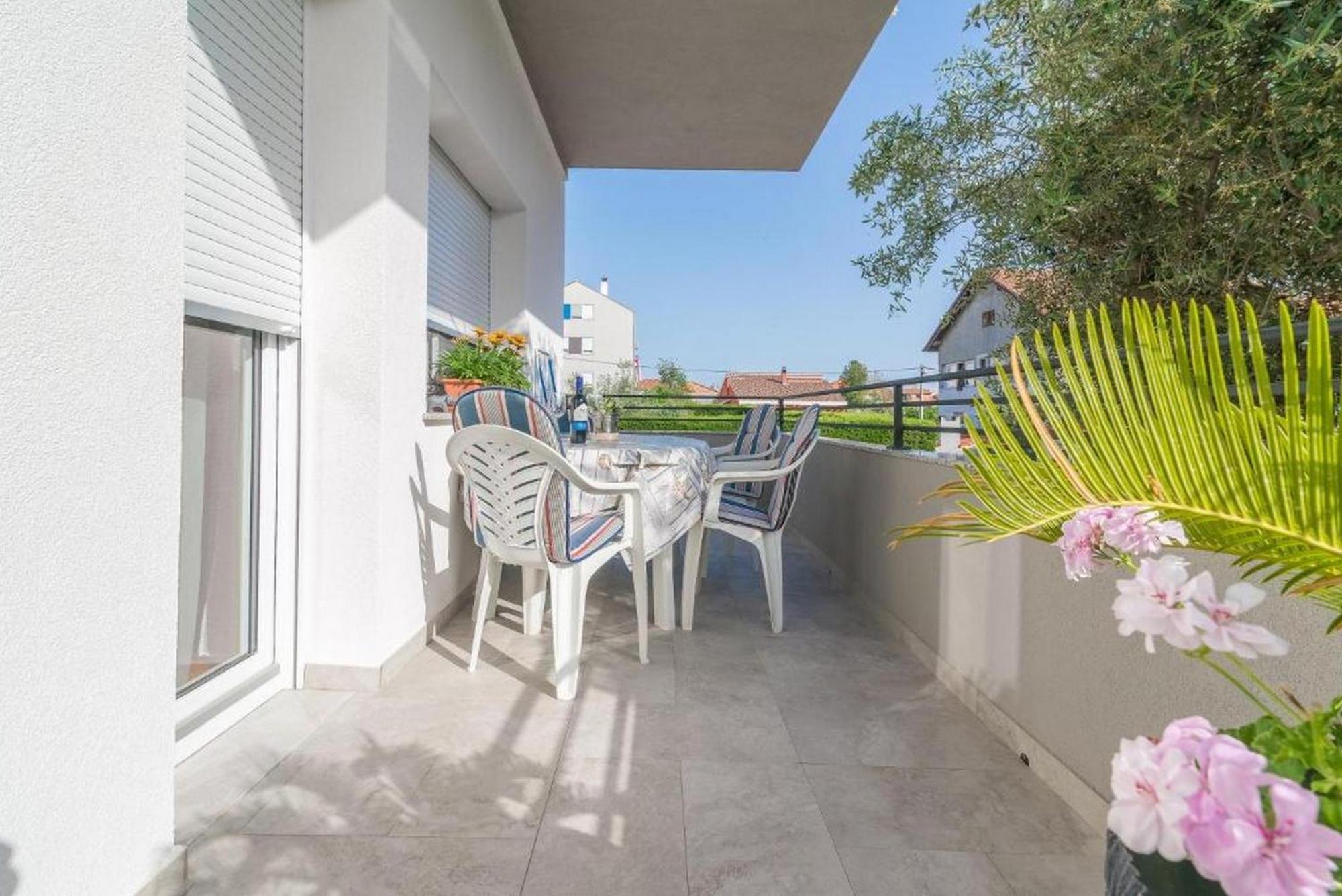 Apartments Villa Odesa With Shared Pool 자다르 객실 사진