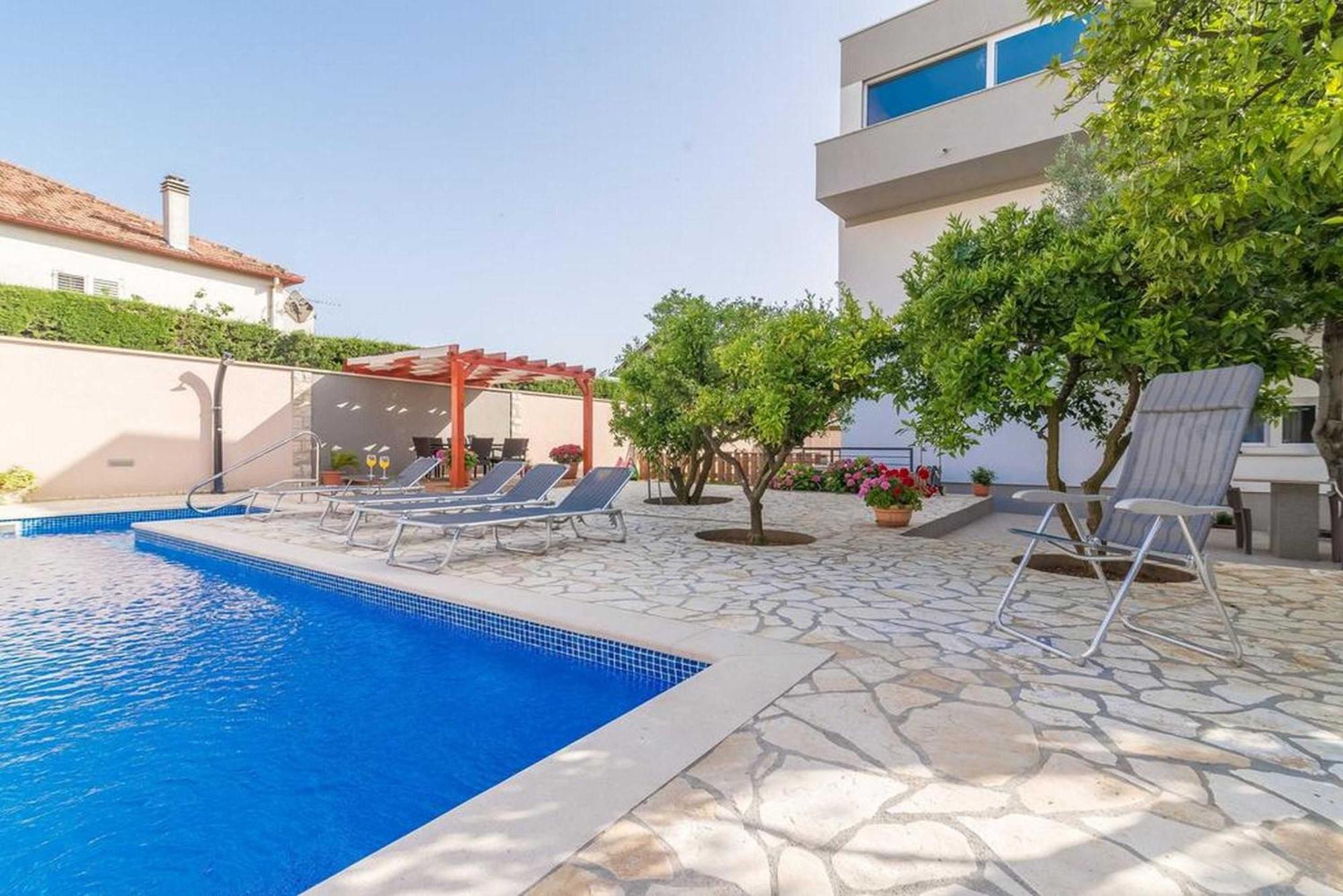 Apartments Villa Odesa With Shared Pool 자다르 객실 사진