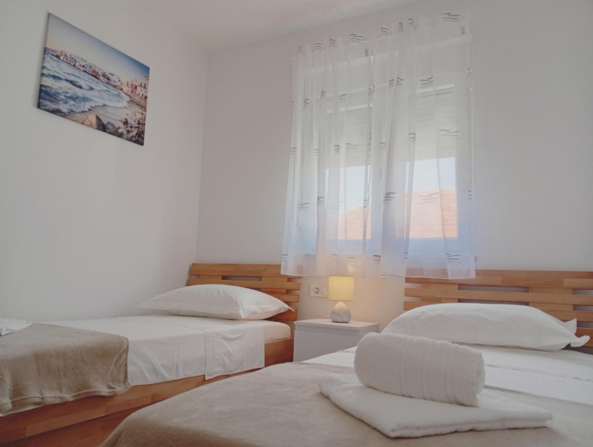Apartments Villa Odesa With Shared Pool 자다르 객실 사진