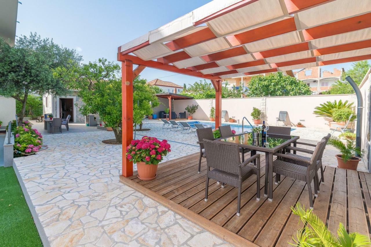 Apartments Villa Odesa With Shared Pool 자다르 외부 사진