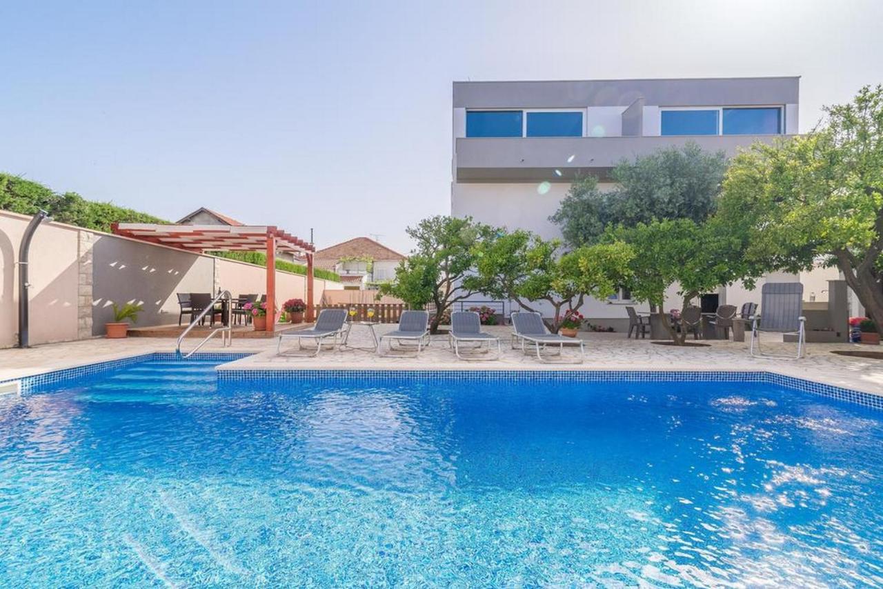 Apartments Villa Odesa With Shared Pool 자다르 외부 사진